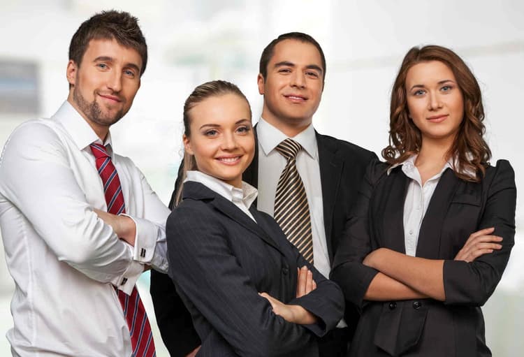 Líder, conductor, entrepreneur, empresario, manager, director, gerente, supervisor, etc…