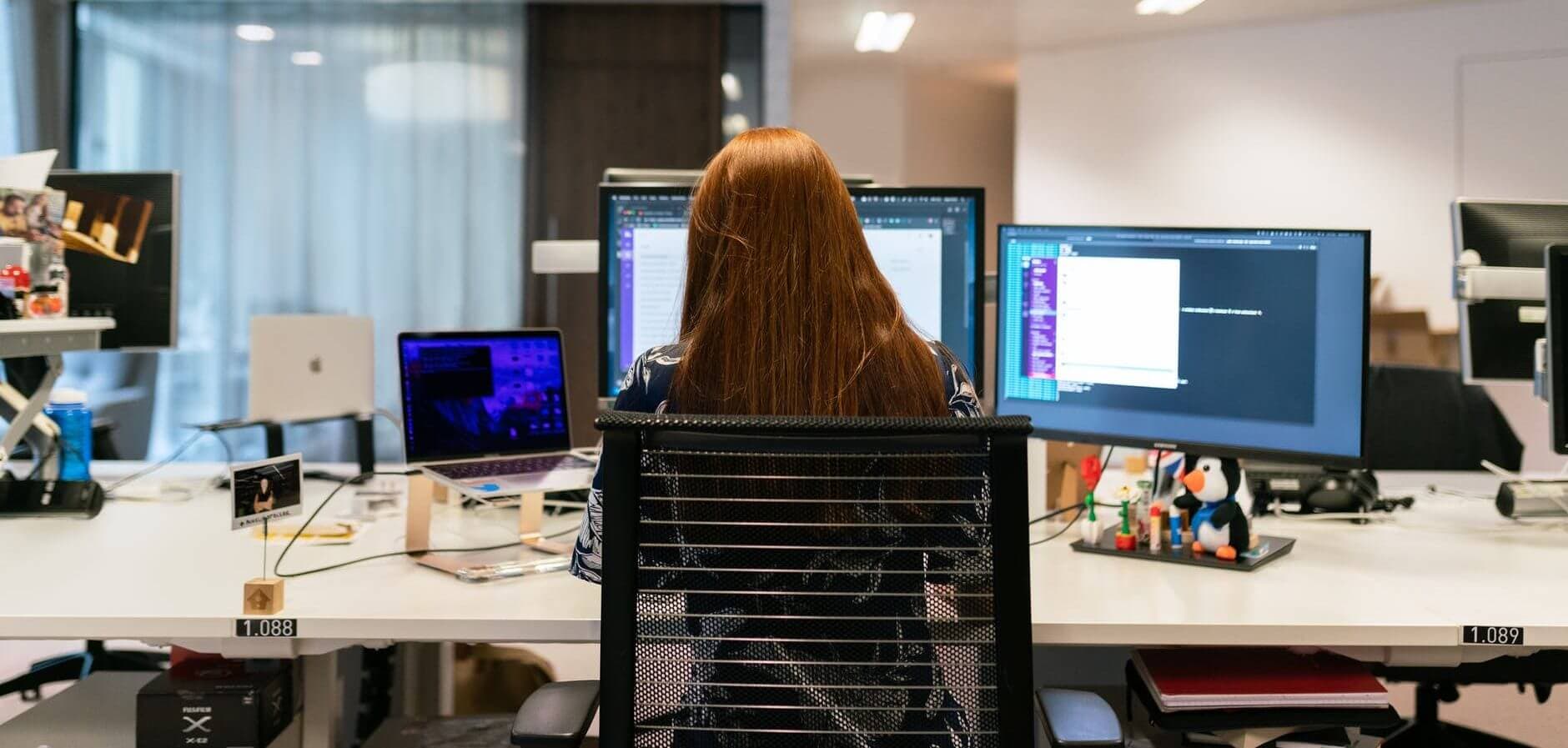 Imagen destacada: Principales beneficios de las TICs en el proceso comercial