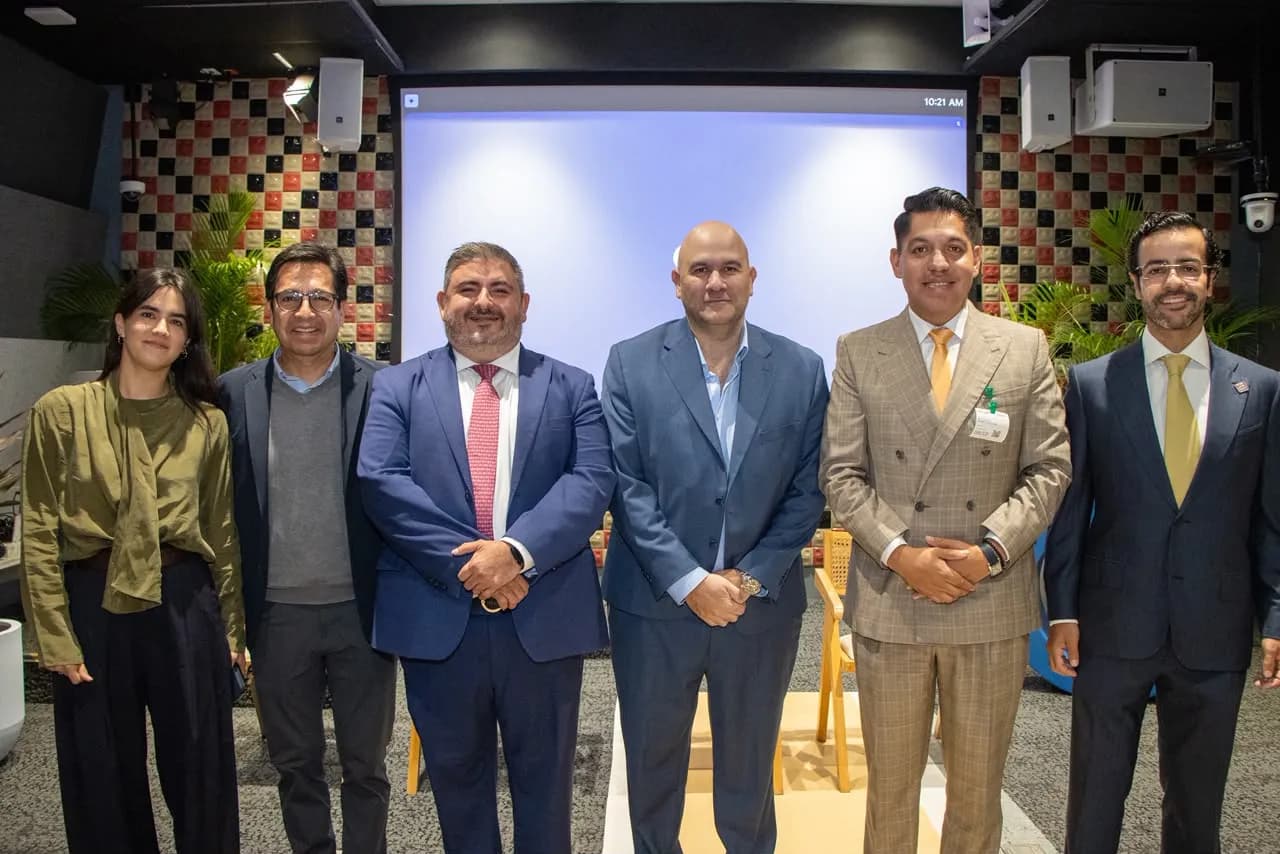 Imagen destacada: LA REVOLUCIÓN DE LA IA LLEGA A LAS PYMES MEXICANAS: GOOGLE APUESTA MILLONES Y CLICKBALANCE ESTUVO AHÍ